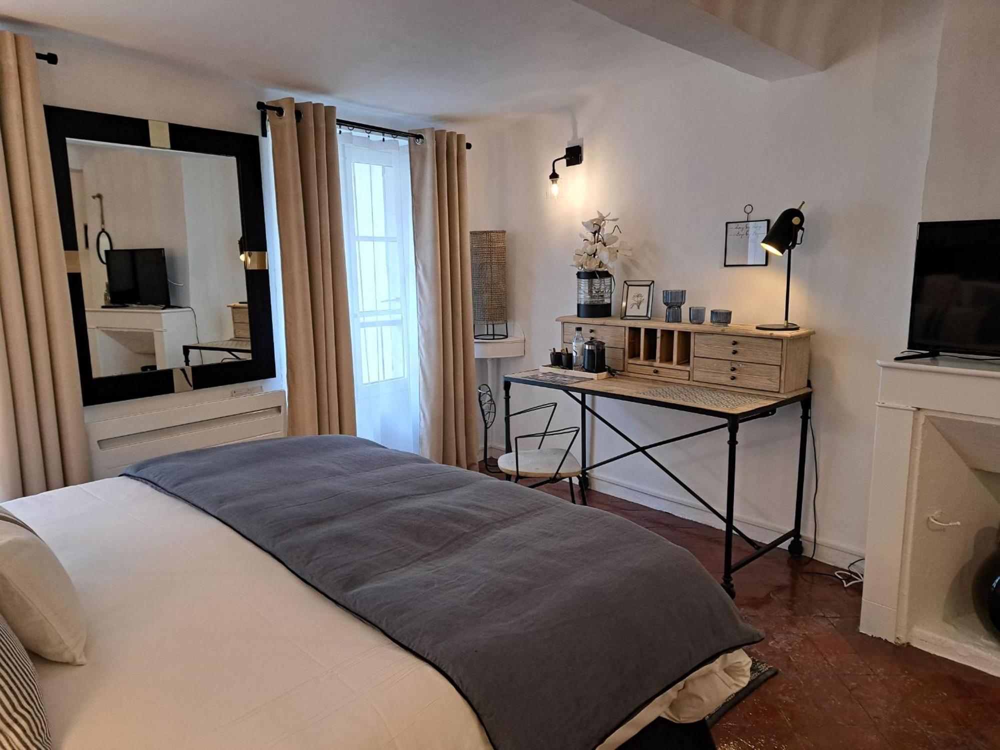 Hotel Le Patio De Sophie 锡斯特龙 外观 照片