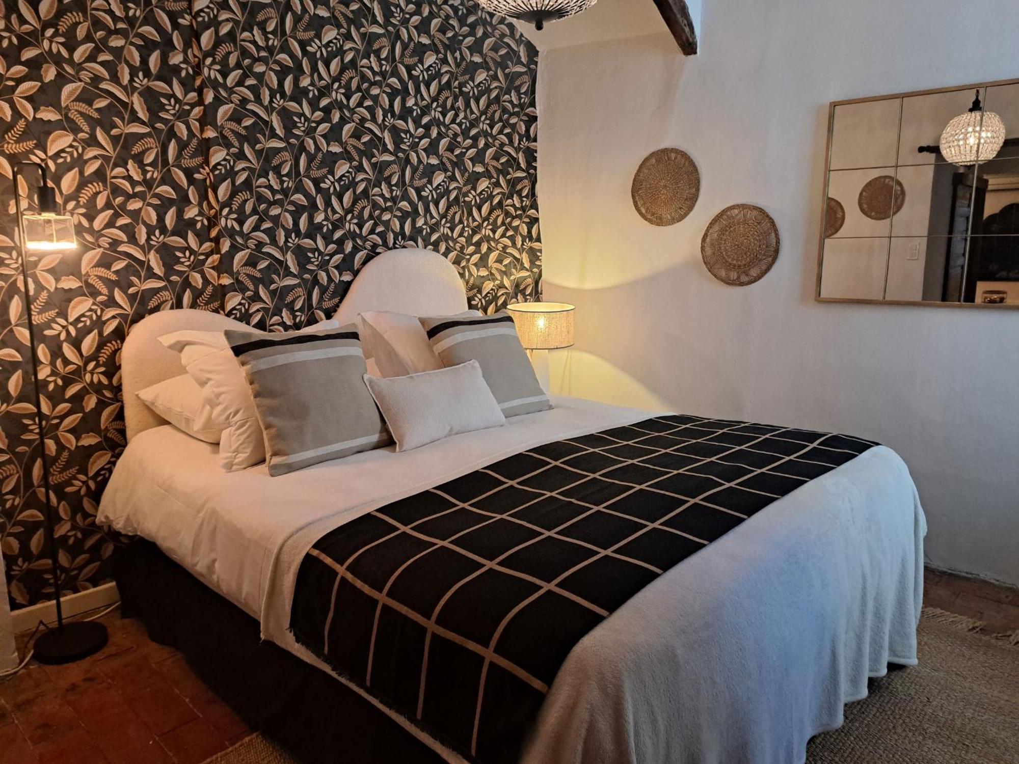 Hotel Le Patio De Sophie 锡斯特龙 外观 照片