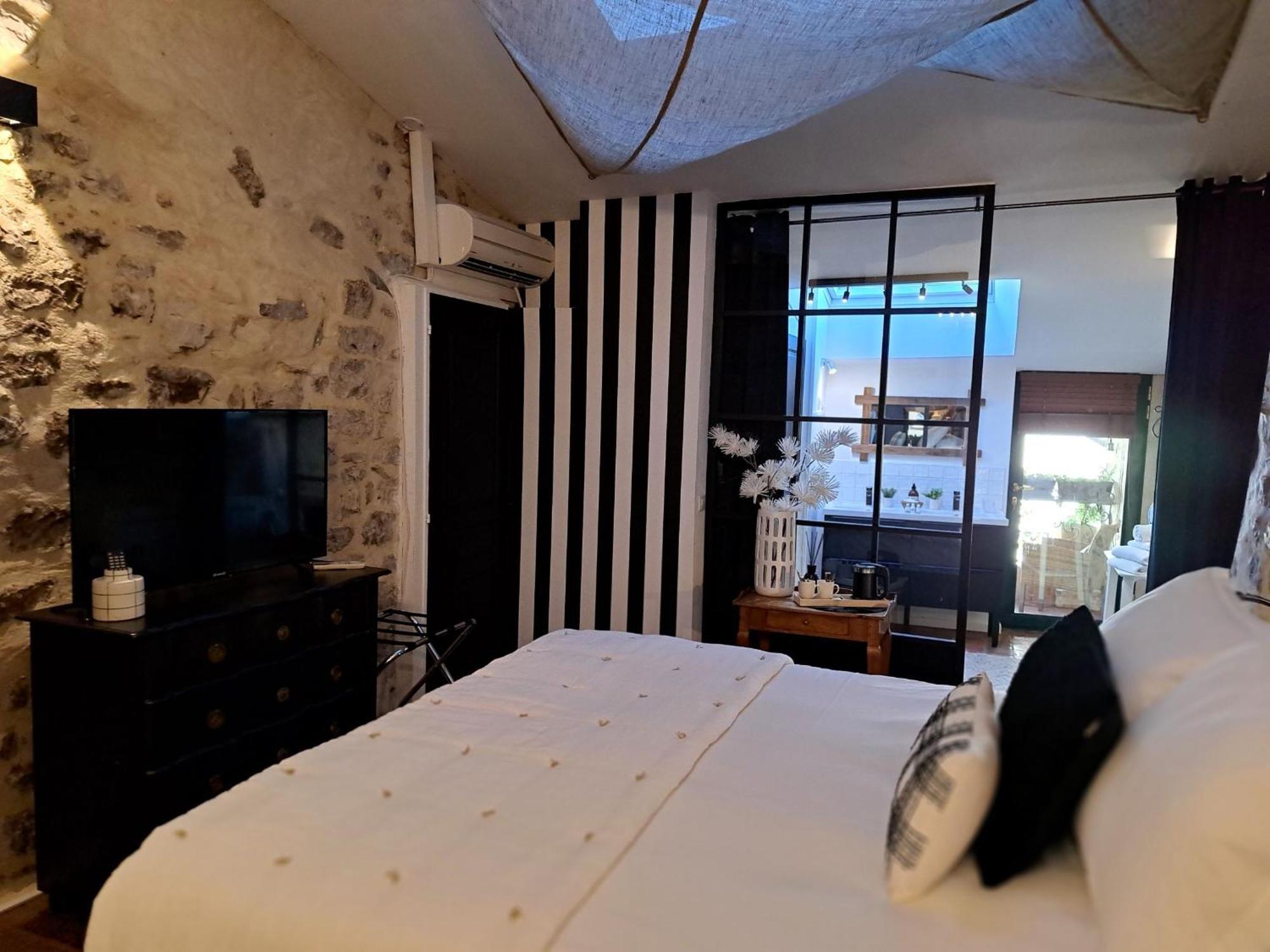 Hotel Le Patio De Sophie 锡斯特龙 客房 照片
